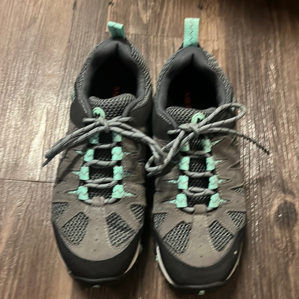 Merrell hiking shoes like new